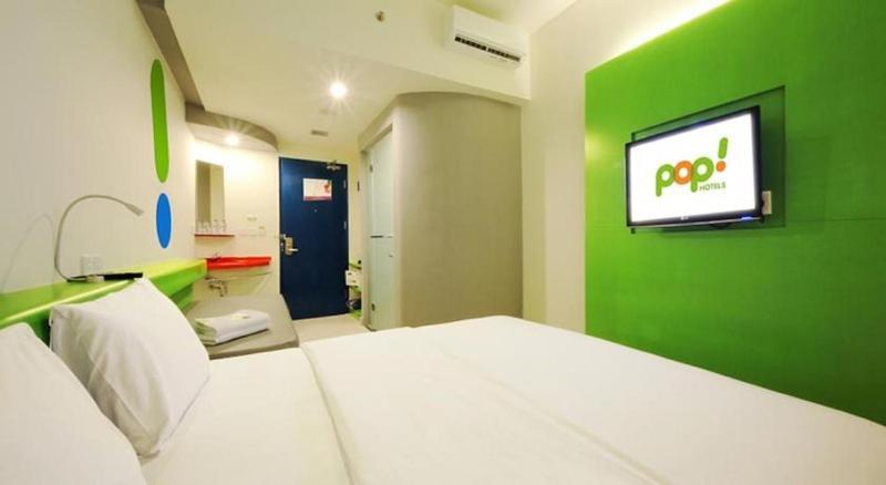 Pop! Hotel Tebet Джакарта Номер фото