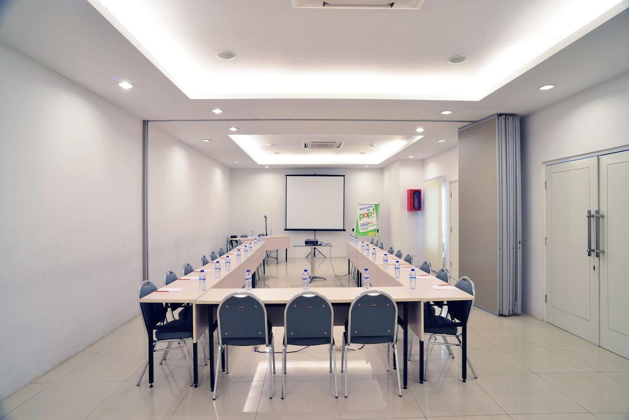 Pop! Hotel Tebet Джакарта Екстер'єр фото
