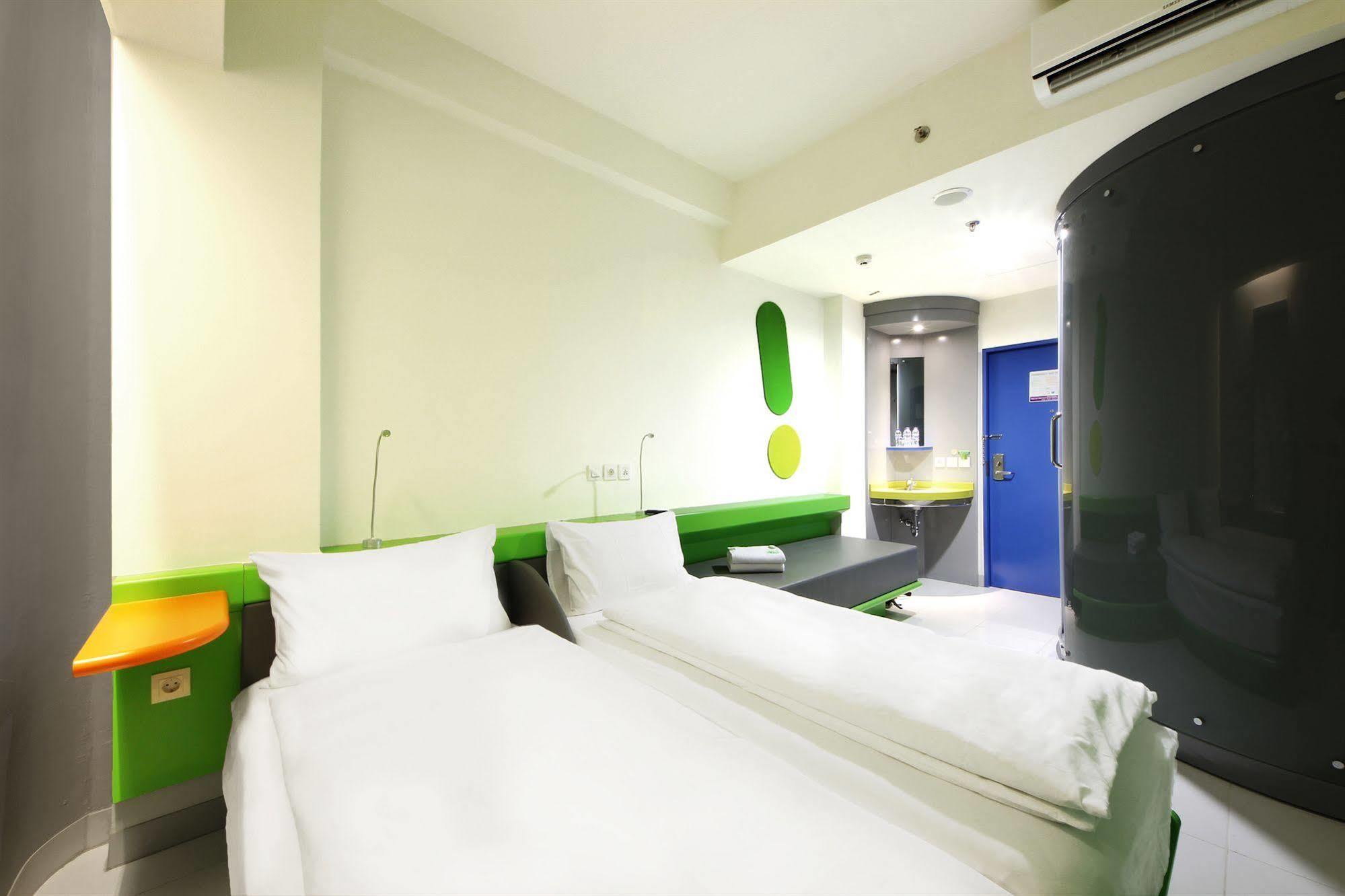 Pop! Hotel Tebet Джакарта Екстер'єр фото